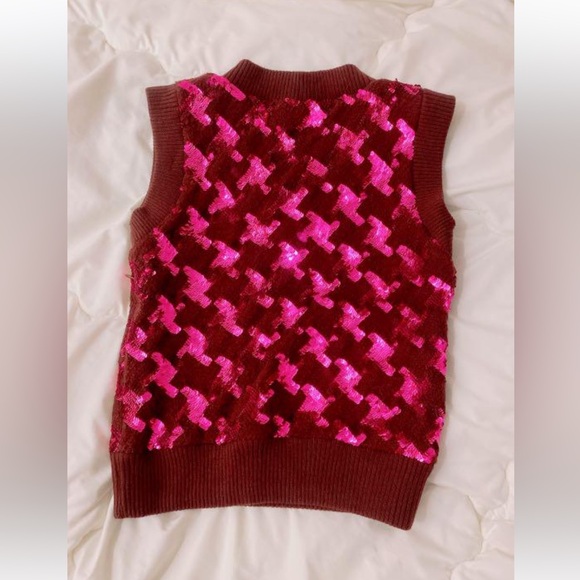 Dazzling! New without tags stunning and unique Ashish sequinned sweater vest. - Picture 5 of 8